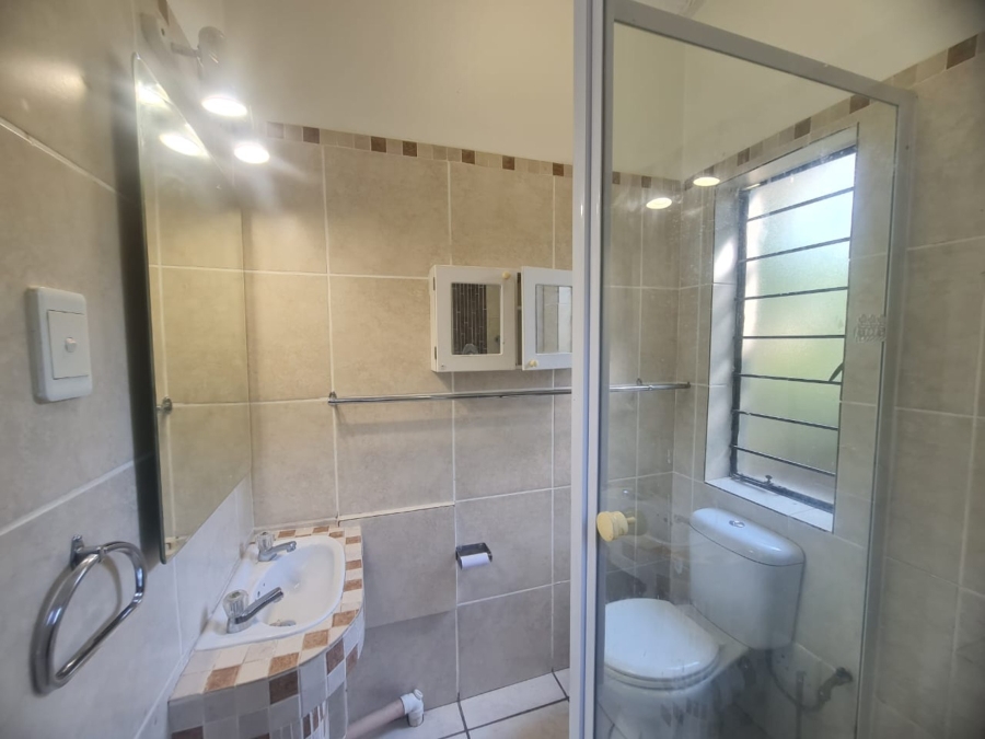 6 Bedroom Property for Sale in Meerhof North West
